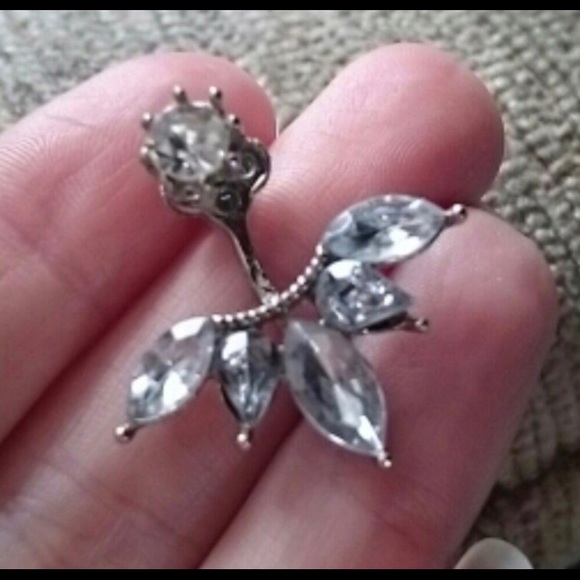 🆕Cute Cuff Clip Stud Earrings🆕 - Picture 5 of 5